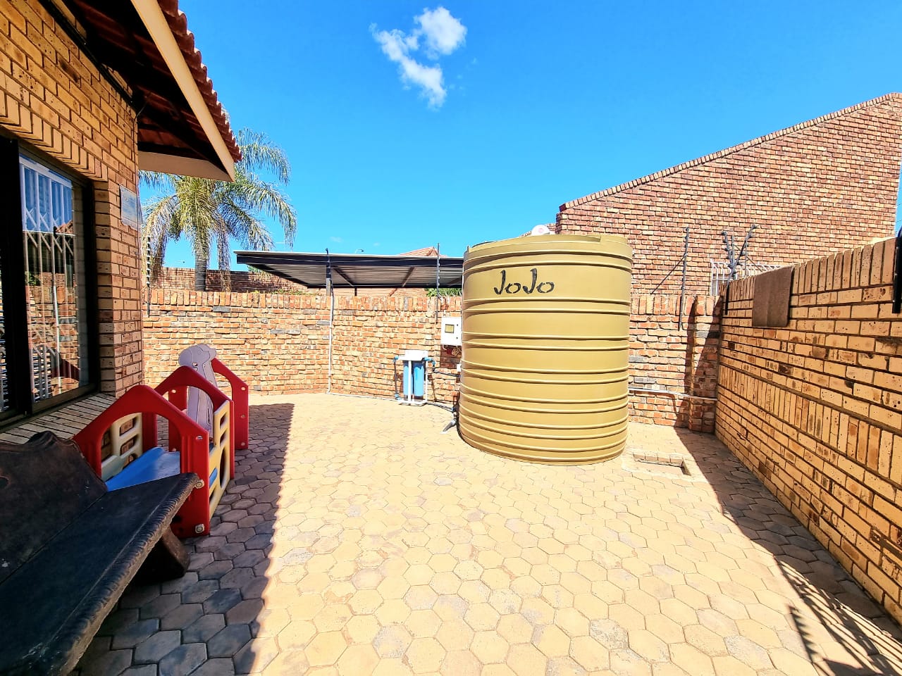 5 Bedroom Property for Sale in Roylglen Gardens Northern Cape